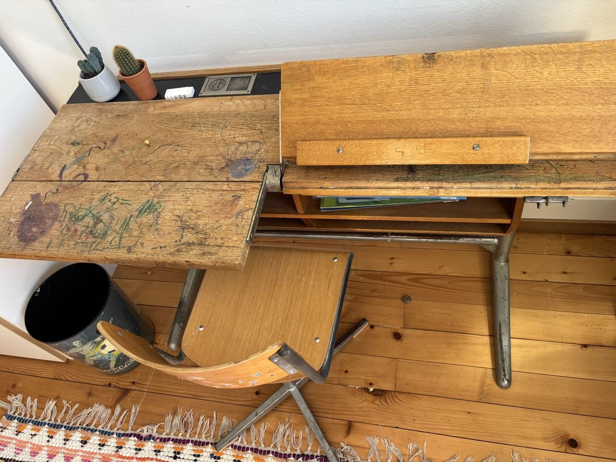 Bureaux: altes Schulpult – D'occasion à Zürich par Karinska80