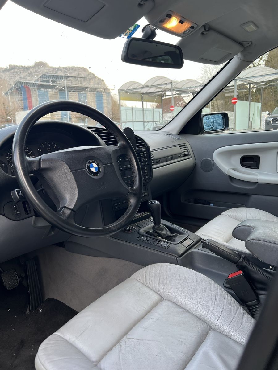 BMW Automobili: BMW E36 328i Originalzustand – Usato da Balsthal venduto da swissck 6
