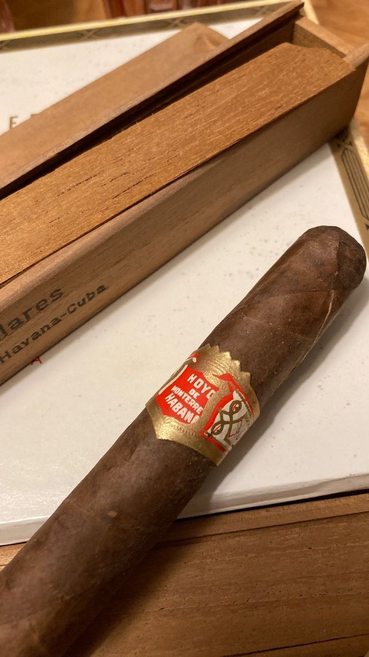 Sigari: Hoyo de Monterey Particulares – Nuovo e nell'imballaggio originale da Teufen AR venduto da Partagas69 1