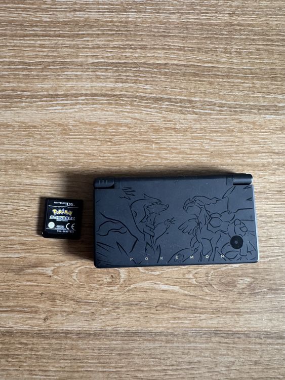 Nintendo DSi – Pokémon Limited Edition (Gebraucht) in Pontresina für ...