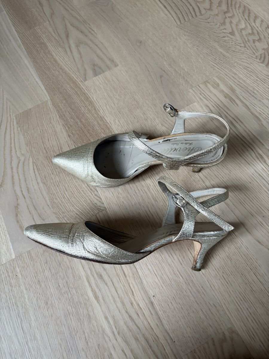 Chaussures femmes: Goldene Pumps , 38 – D'occasion à Zürich par Altnic 1