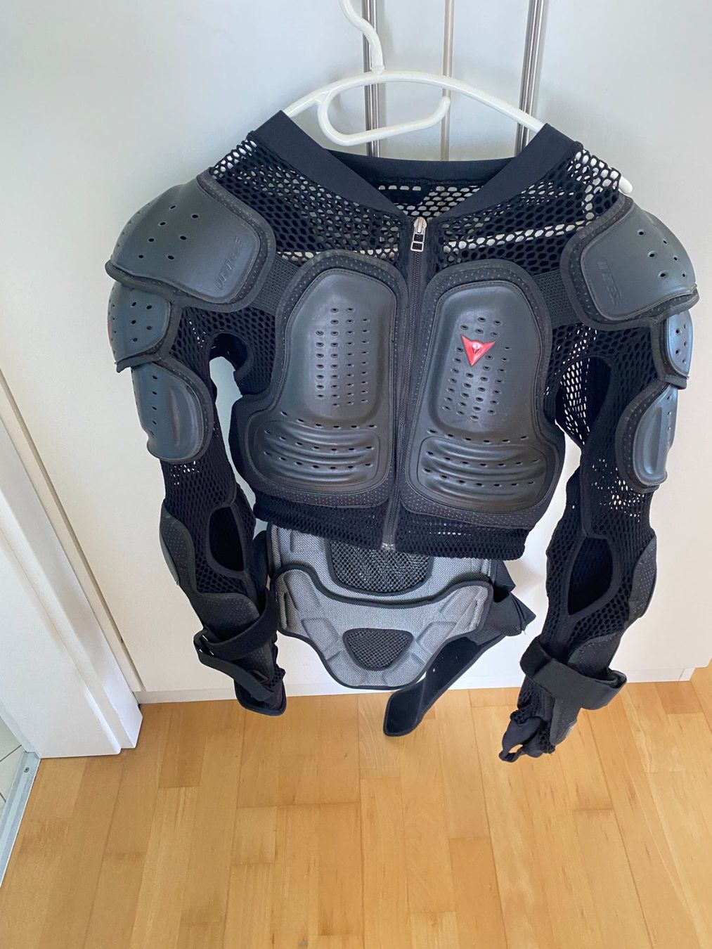 Dainese Protezioni & Imbottiture: Dainese Protektor Full-Body Grösse M – Usato da Obergerlafingen venduto da Kuse78