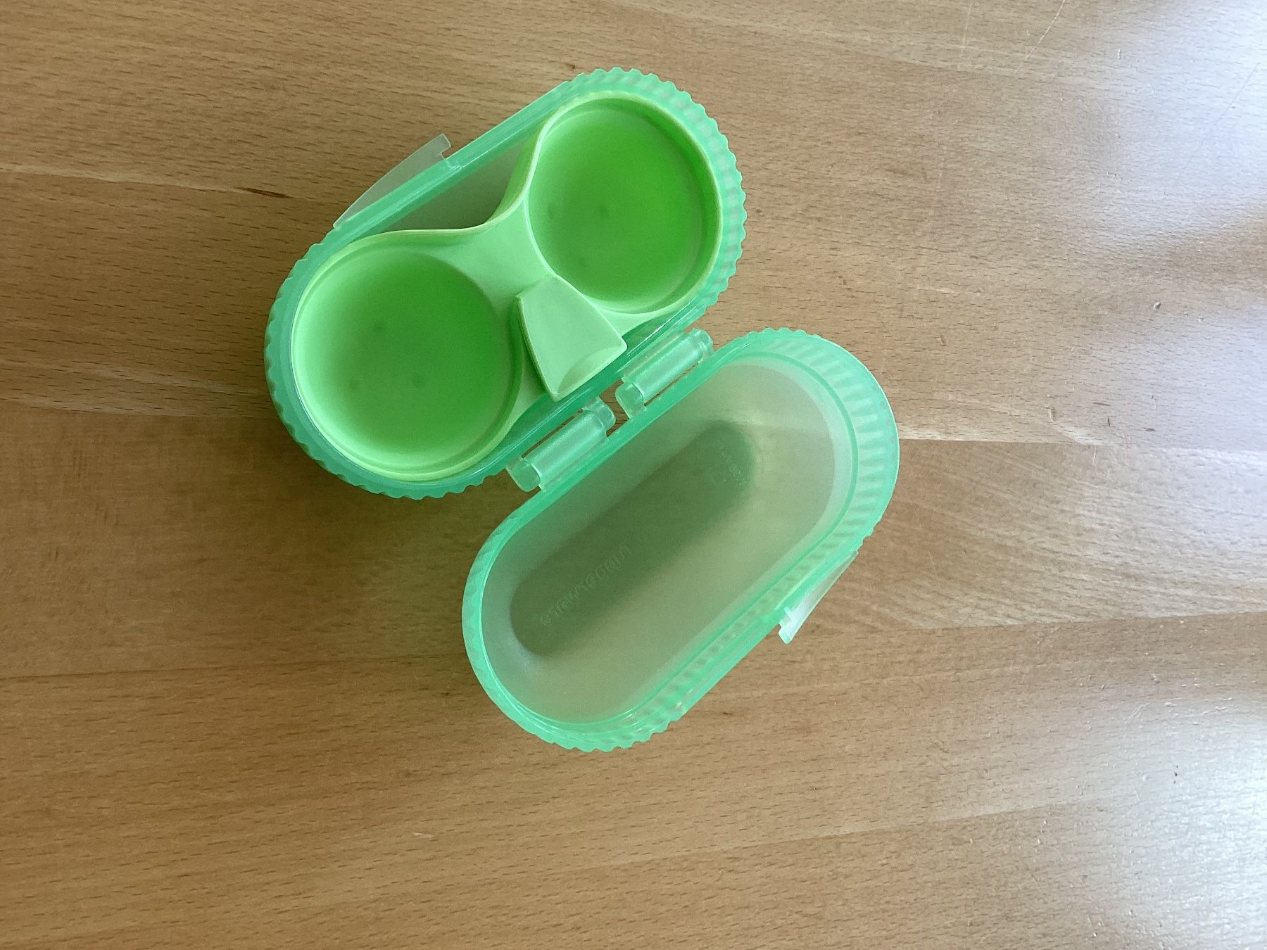 Tupperware Contenitori & Simili: Tupperware Picknick- Eierbox – Usato da Wassen UR venduto da SABDOM