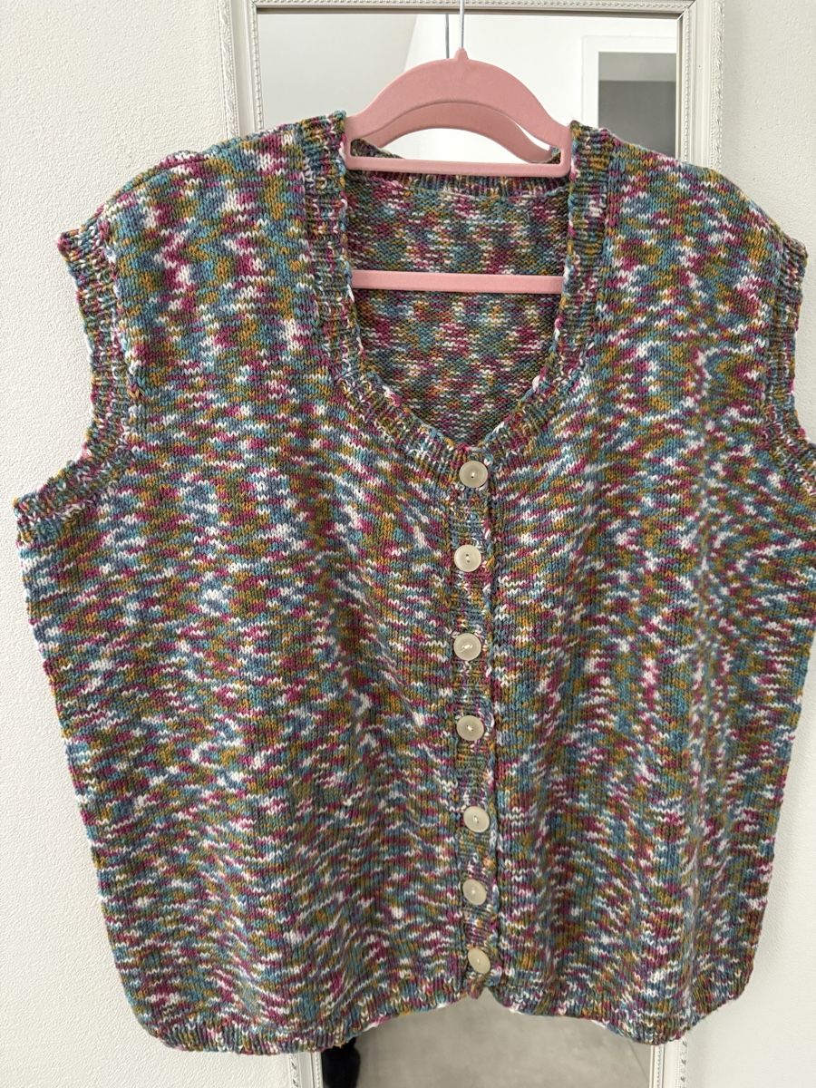Gilets: Gilet/ Pullunder Grösse 52 Brustumfang  ca.136cm – D'occasion à Pfeffikon LU par pepino17