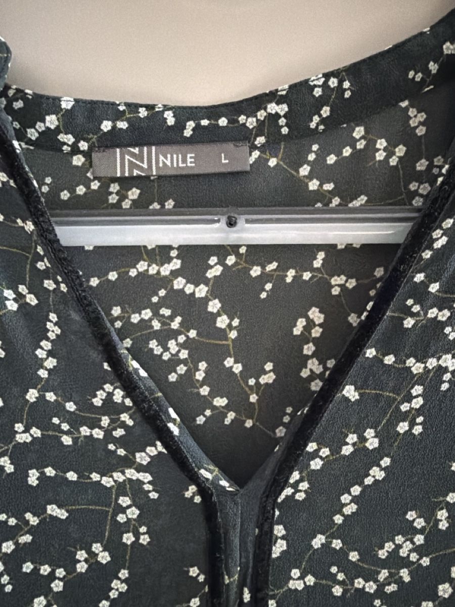 Nile Camicette: Blouse Nile L – Nuovo (secondo la descrizione) da La Sagne NE venduto da tulipe68 1