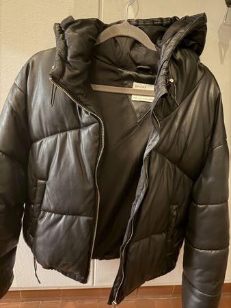 Bershka Winter Jacke, Schwarz, Kunstleder, Gr. M, Top!