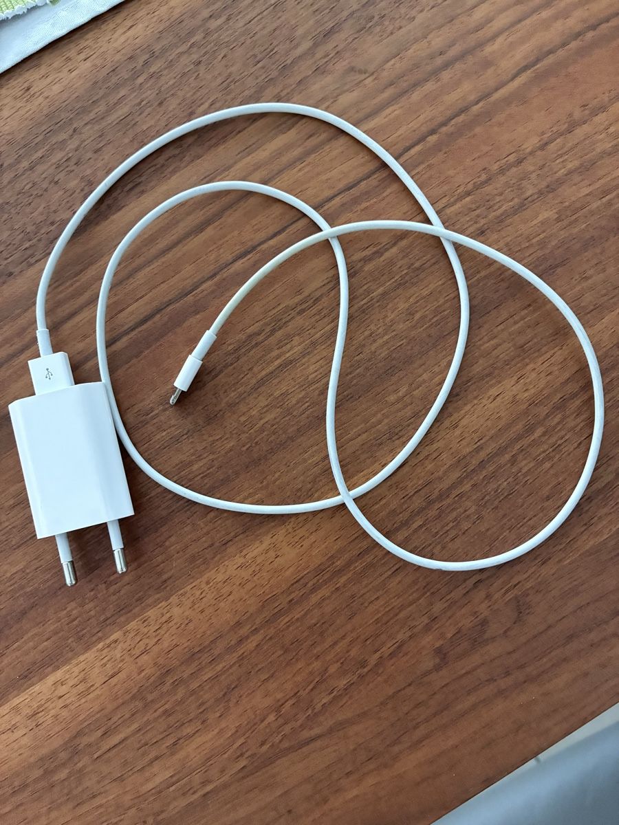Apple Telefoni cellulari / Smartphones: iPhone 7 mit Schutzhülle und Ladekabel – Usato da Faellanden venduto da Graubal 8