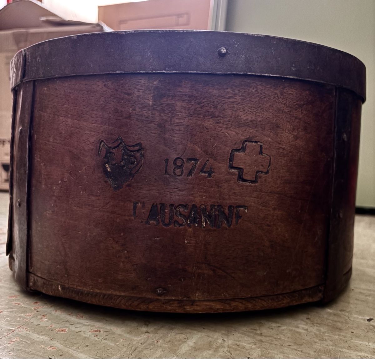 Swiss Tutti gli attrezzi: Mesure à grain - LAUSANNE 1874 – Usato da Fribourg venduto da Rossel