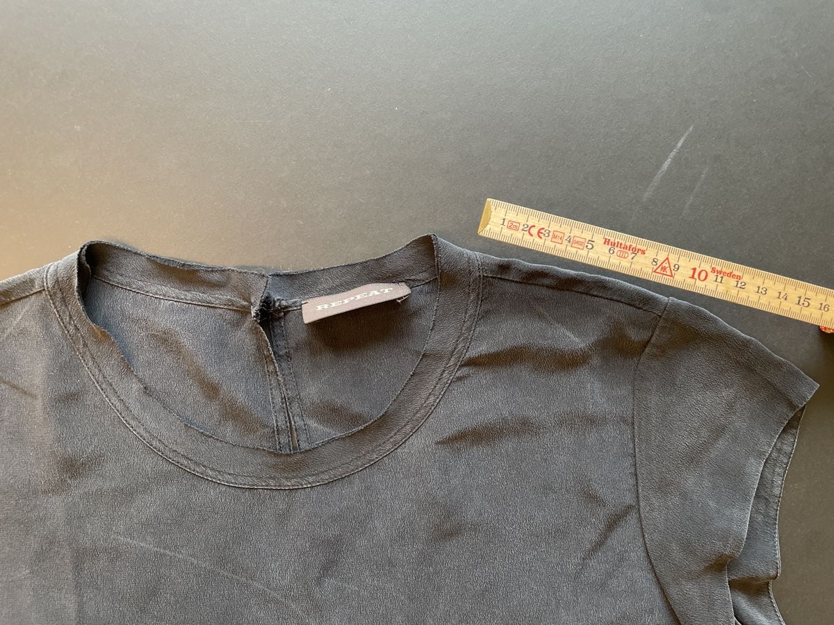T-Shirts: Tshirt Repeat Grösse 36 (obwohl 38 deklariert) – Gebraucht aus Basel von pilzliii 4