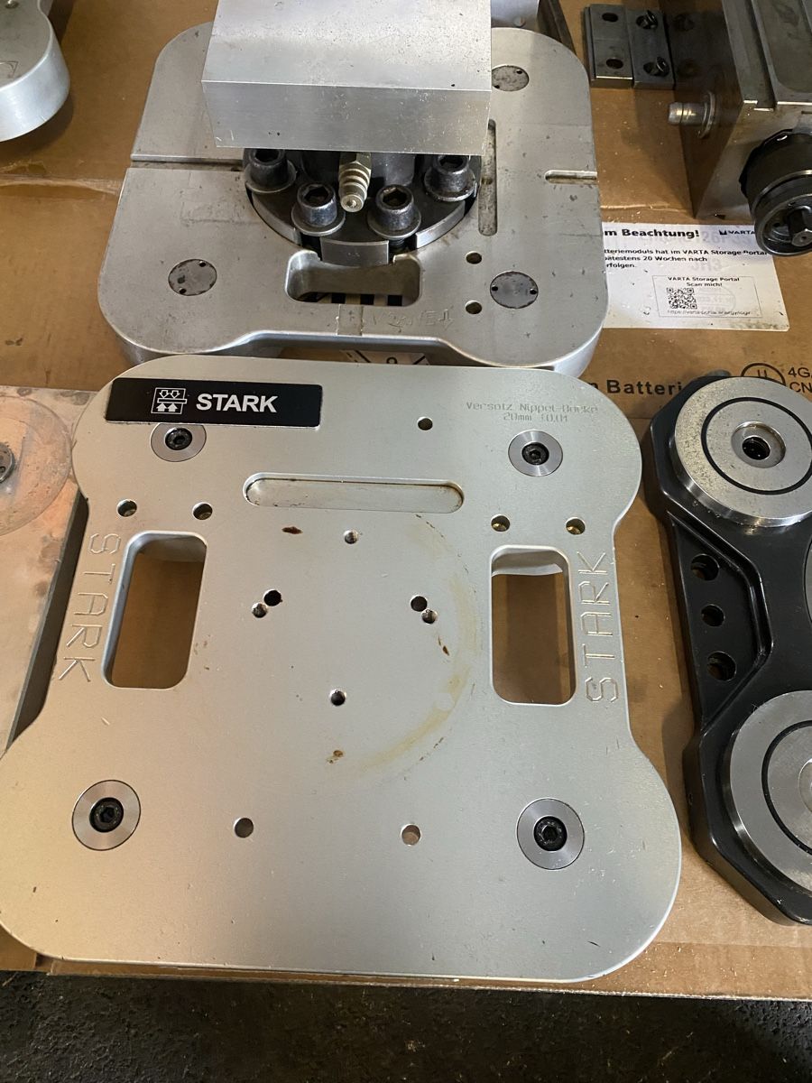 Gressel Tutti gli attrezzi: Gressel, Nullpunkt-Spannsystem, Fräse – Usato da Ebnat-Kappel venduto da Mech57 4