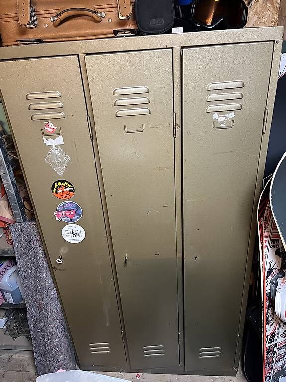 Armadi: Schrank – Usato da Fahrwangen venduto da fiat616