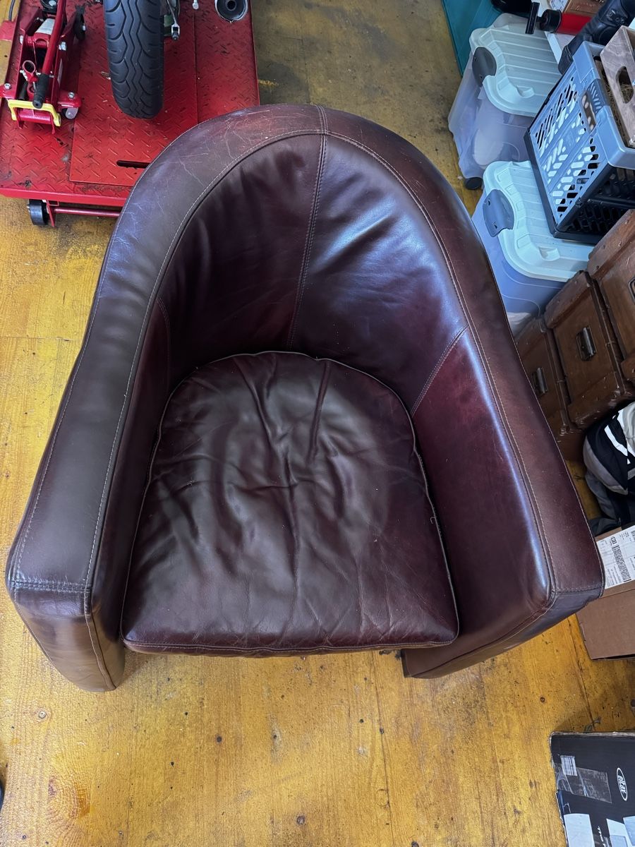 Pfister Sessel: Ledersessel 2 Stuck – Gebraucht aus Seuzach von Wolf936