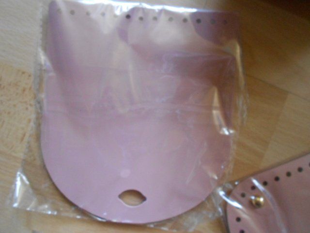 Lana: Häkelmaterial  für Rucksack ect. Rose – Nuovo (secondo la descrizione) da Flühli LU venduto da primula-47 3