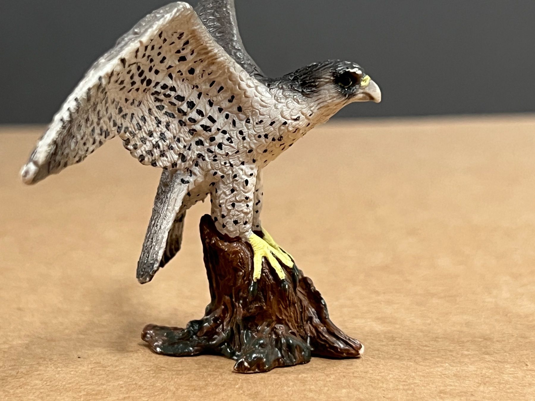 Schleich Statuette: Schleich Wanderfalke Vogel Falke Germany – Usato da Ennetbaden venduto da mapa05 2