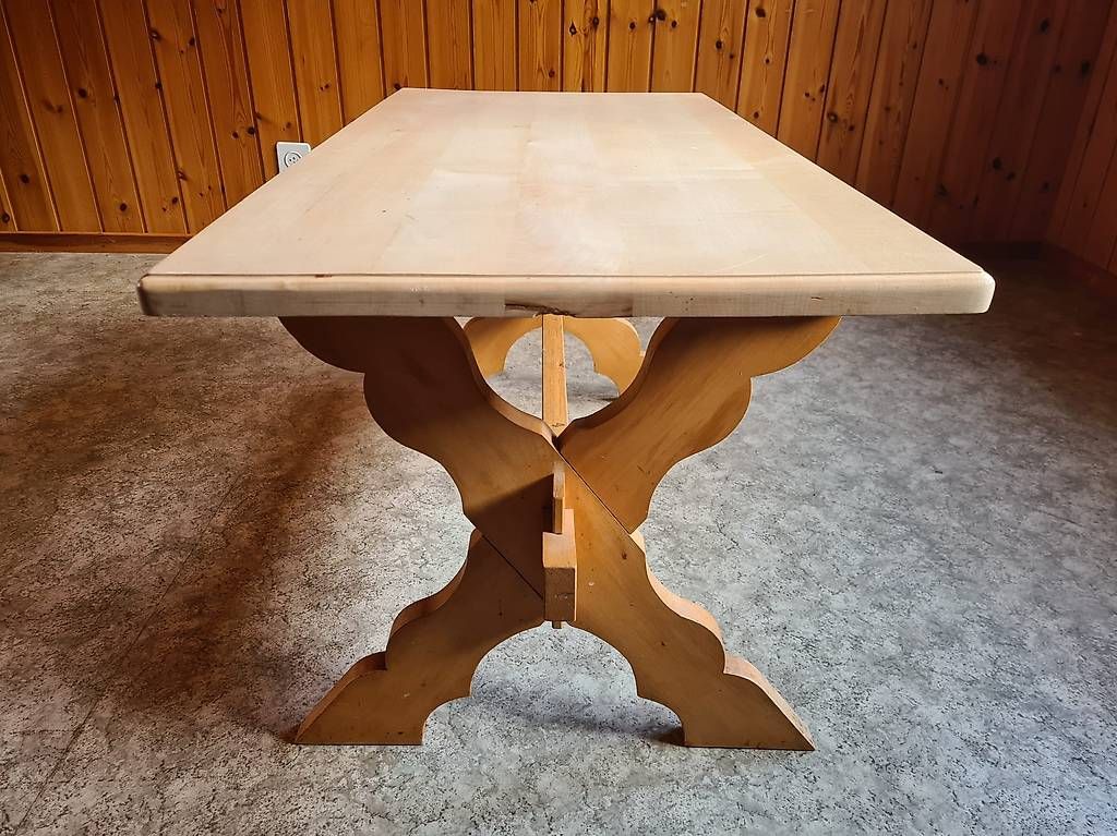 Tavoli: Tisch Massivholz – Usato da Frutigen venduto da samuele80