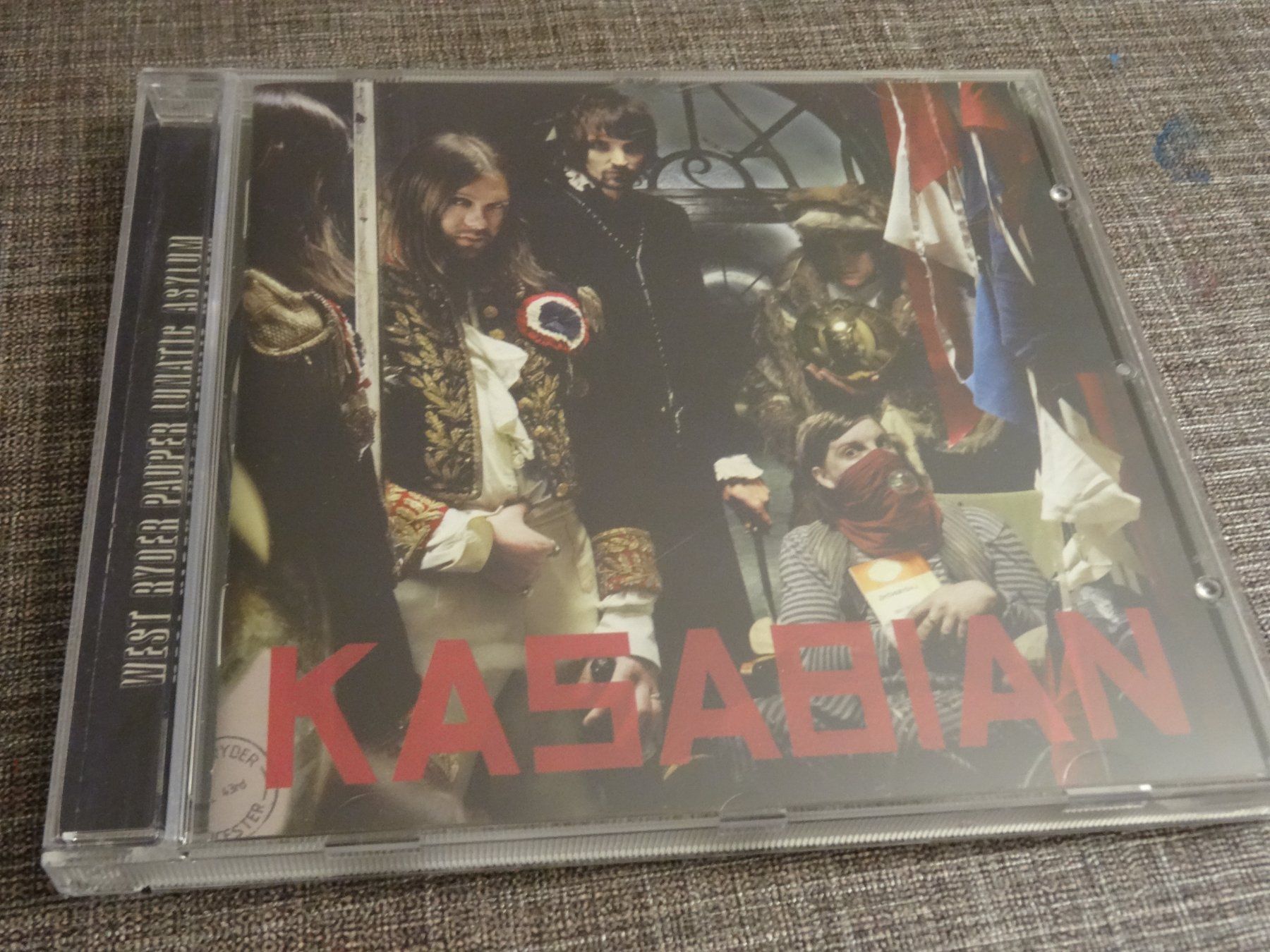 CD: Kasabian - West Ryder Pauper Lunatic Asylum CD – Usato da Olten venduto da Disc-Ausverkauf