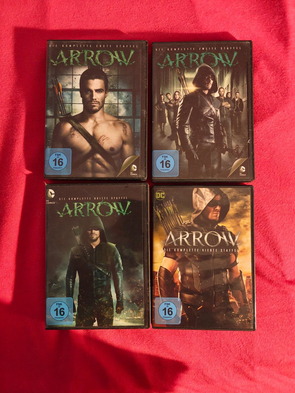 Tutti i DVDs: Arrow Staffel 1 - 4 deutsch DVD – Nuovo (secondo la descrizione) da Schwerzenbach venduto da Salamon33