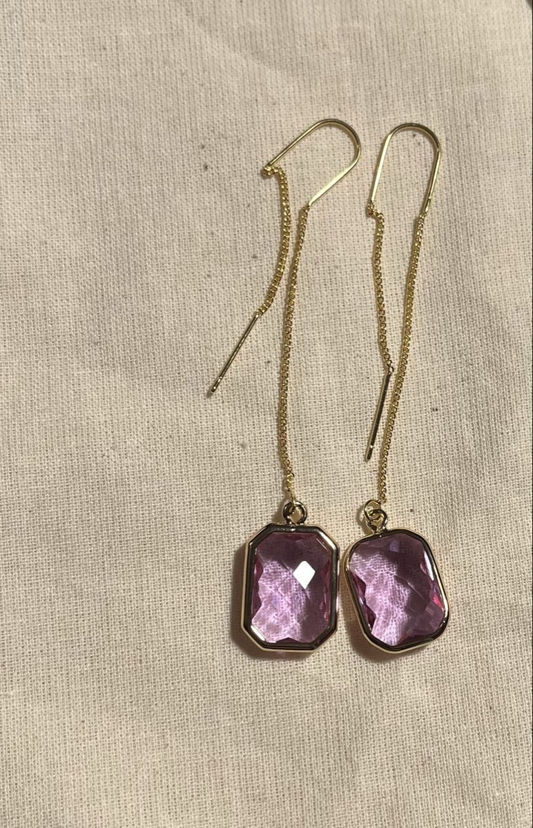 Orecchini pendenti & Orecchini a lobo: Longues boucles plaqué or et verre améthyste  – Nuovo e nell'imballaggio originale da Genève venduto da ct_fqr8