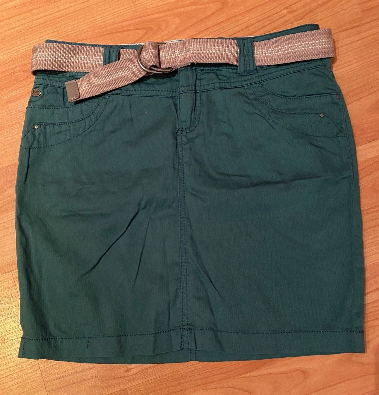 Esprit Gonne: Esprit Sommerrock mit Gürtel - Grösse 34 – Nuovo (secondo la descrizione) da Eschenbach SG venduto da Peachick