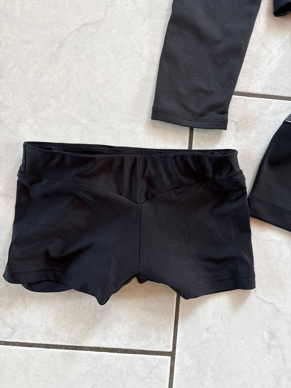 Lotti & Set di vestiti: Sportleggings Gr.146/152 – Usato da Nottwil venduto da wasserlufterde 3