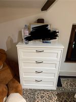 Commode blanche 4 tiroirs — style moderne