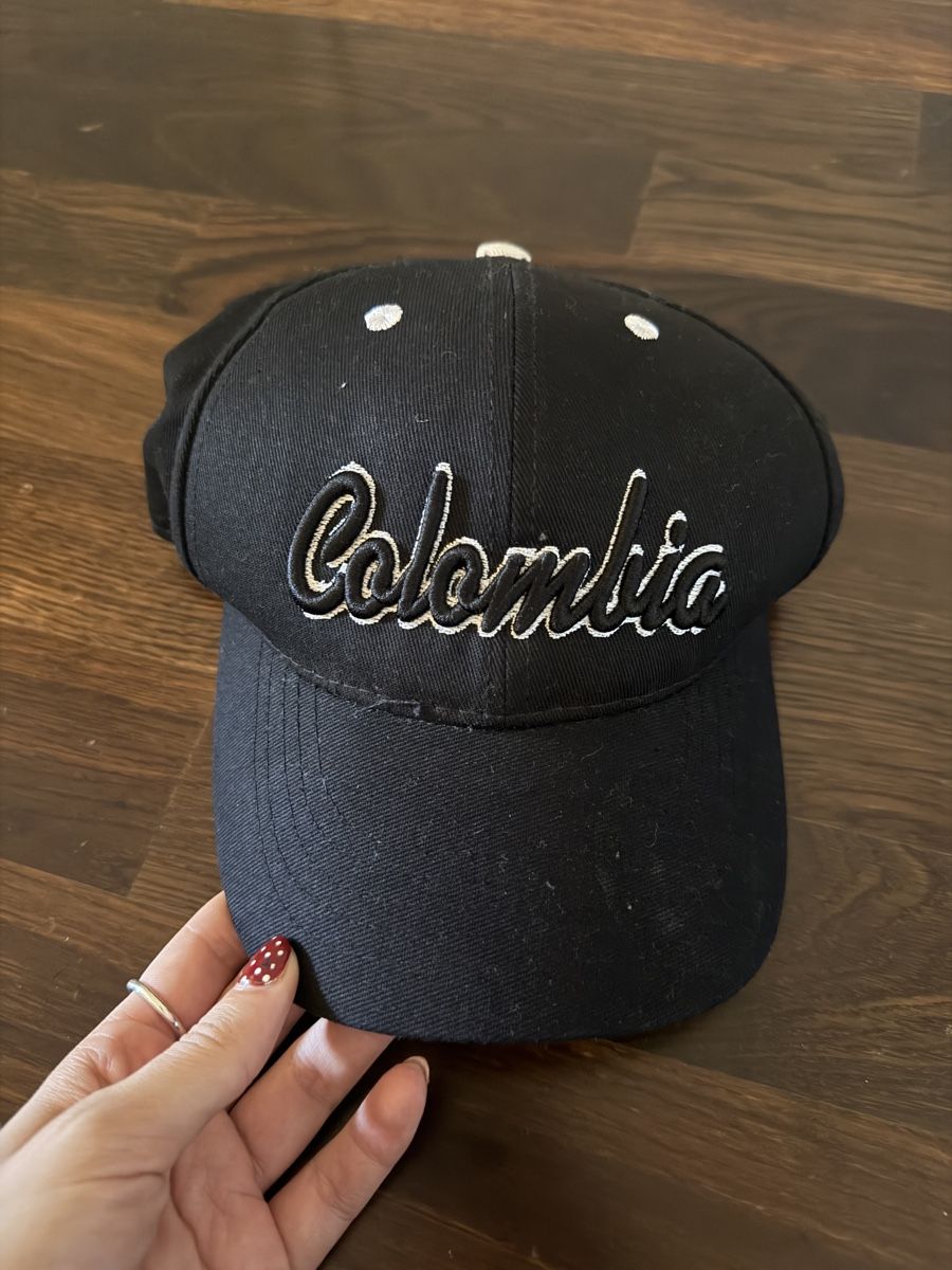 Copricapi, berretti & cappellini: Baseball Cap Colombia Black Adjustable Strap Unisex – Usato da Zürich venduto da Rochfordevelyn 1