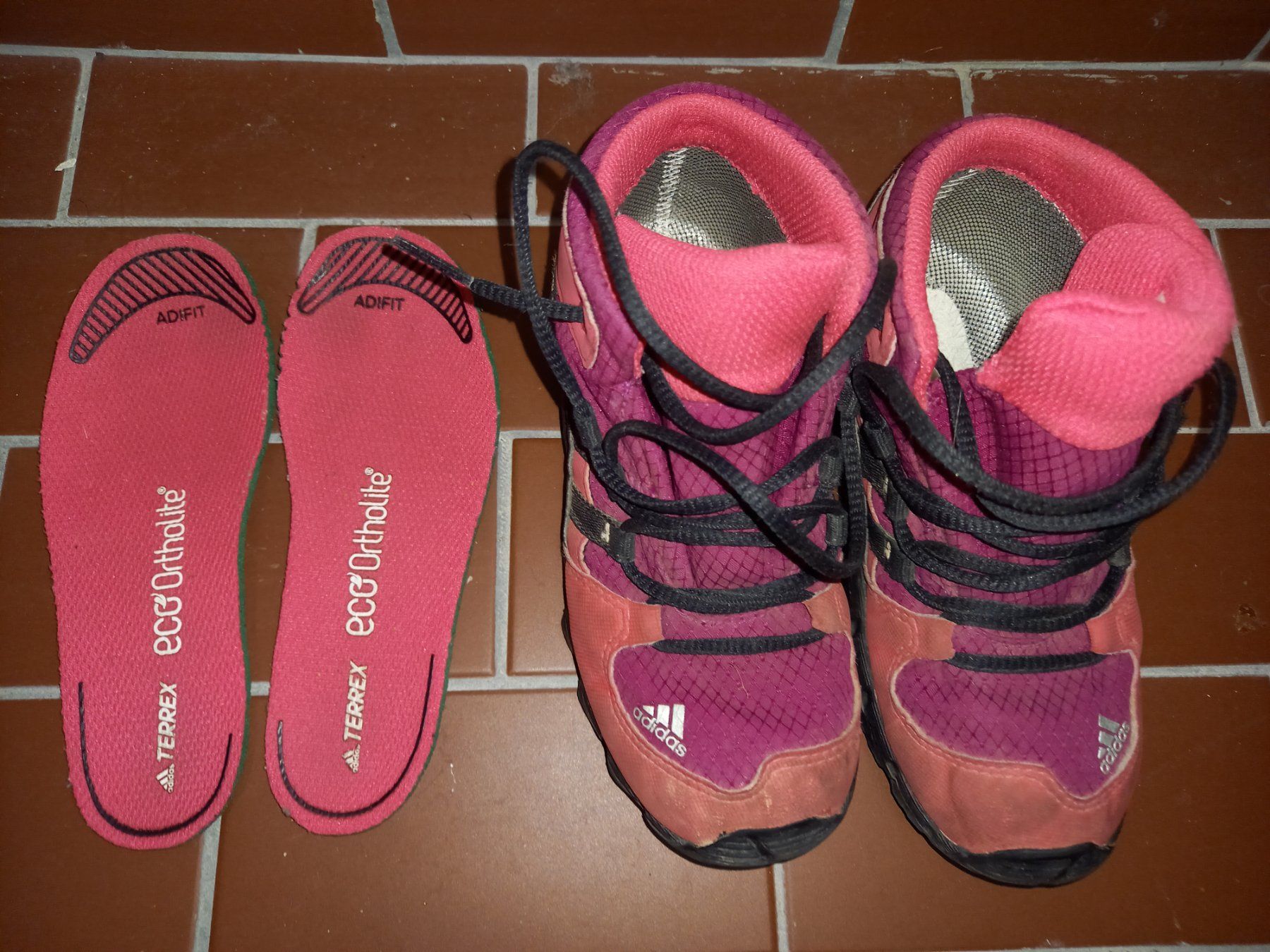 Adidas Scarpe per ragazzi: Adidas Terrex Wanderschuhe, gebraucht, Grösse 27 – Usato da Zürich venduto da HansBald 3