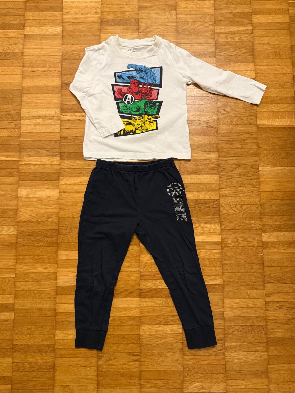 Pigiama & Simili: Marvel Pyjama Gr 98/104 – Usato da Richterswil venduto da Eunoia85