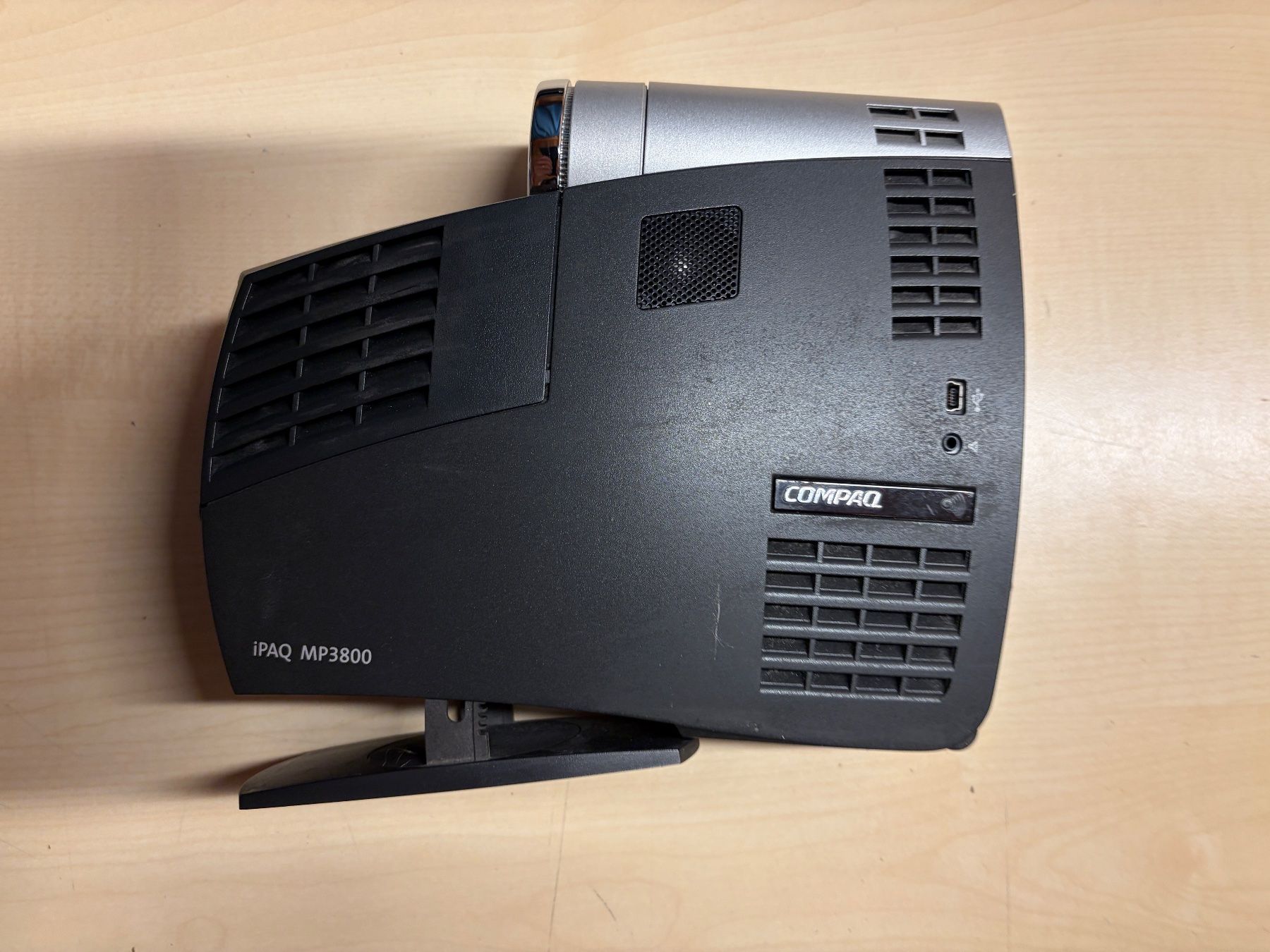 Compaq Vidéoprojecteurs: Beamer Compaq MP 3800 – D'occasion à Serneus par pipo17