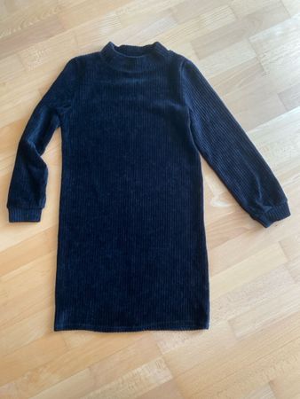 Kleid Gr. 152