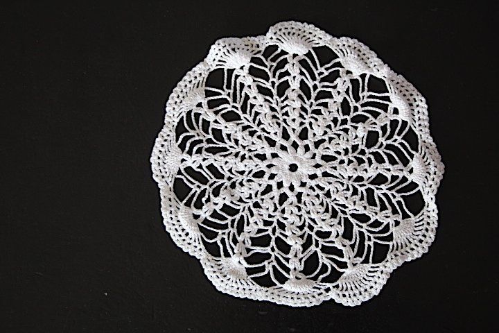 Altra biancheria da tavola: Häkeldecke , Durchmesser ca. 22.5 cm – Usato da Locarno venduto da fripui 2