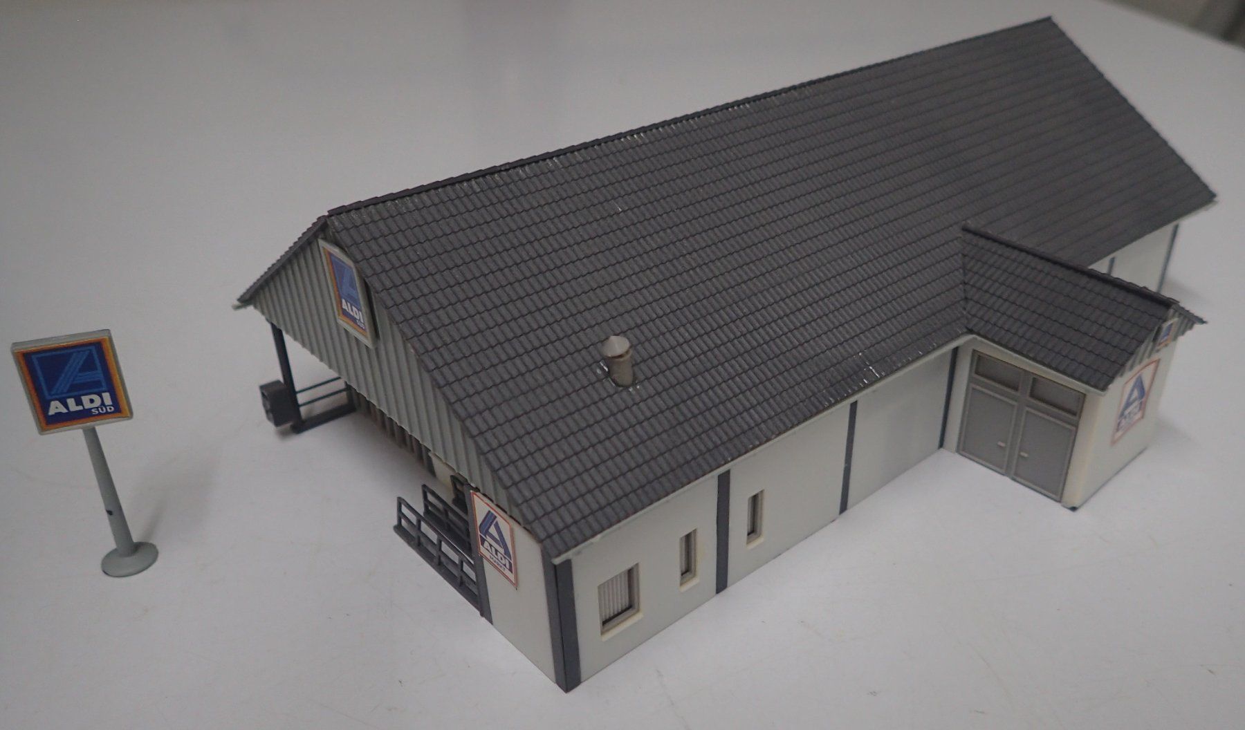 Modelleisenbahnen: N - ALDI Einkaufszentrum / centre commercial ALDI – Gebraucht aus Lausanne von Biquette6 2