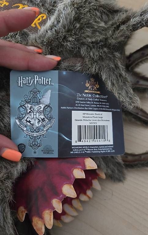 Libri: Noble Collection Harry Potter: Monsterbuch der Monster – Usato da Goldau venduto da cer_lg56 1