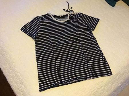T-Shirt in blau-weiss...