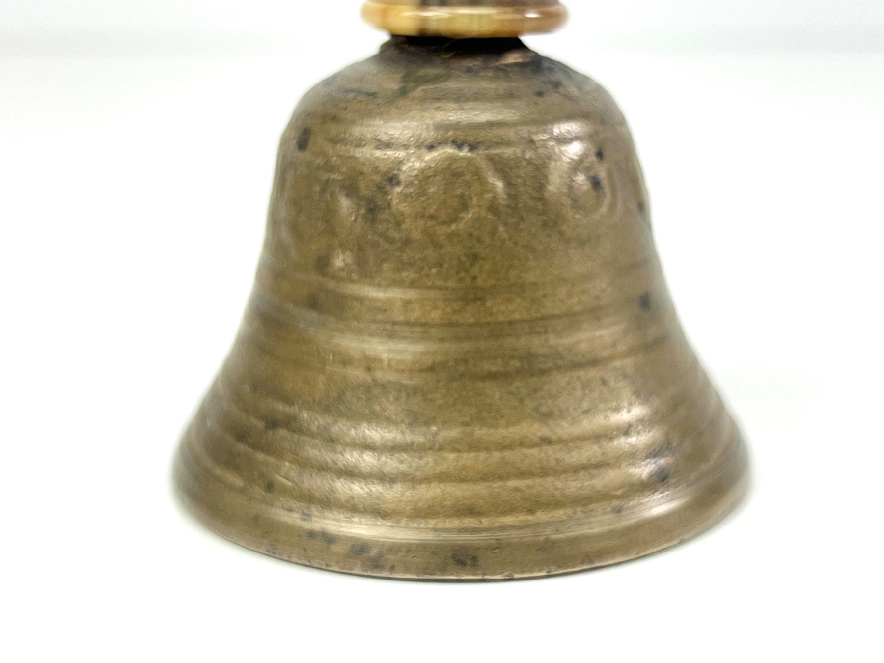 Glocken & Treicheln: Tischglocke Messing mit Horn Griff Antik – Gebraucht aus Zürich von Arche_Brockenhaus 4