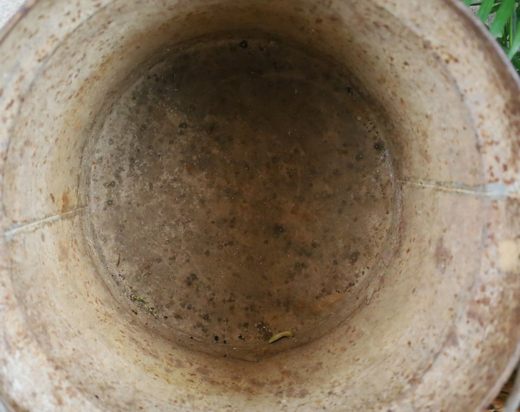 Tutte le decorazioni: alter, grösserer Eimer / Brunneneimer mit schöner Patina – Usato da Birrwil venduto da brandschatz_birrwil 3