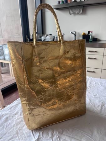 goldiger Tote Bag, Büchertasche, vintage vegan, Ananasleder,