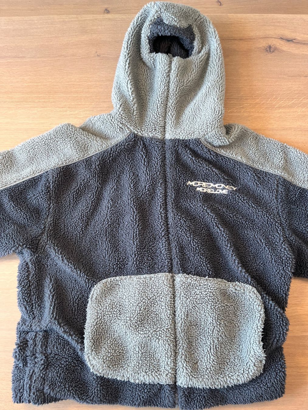 Giacche: Fleece Jacke MoreMoneyMoreLove – Usato da Wil SG venduto da MaurusSi