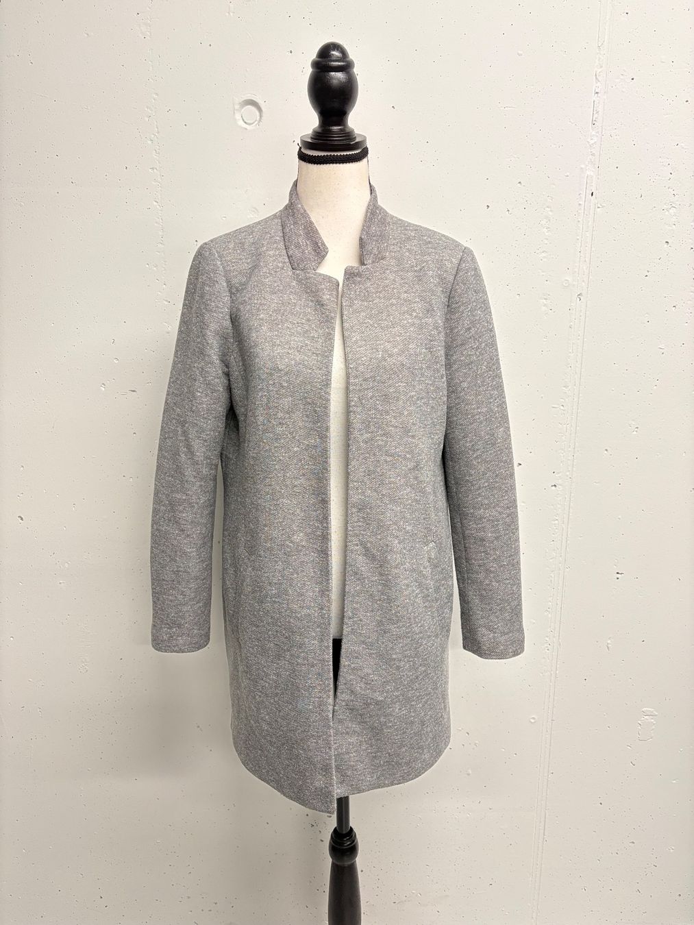 Only Mäntel: Only Kurzmantel grau Gr. 40 Longblazer – Gebraucht aus Regensdorf von secondchancefashion