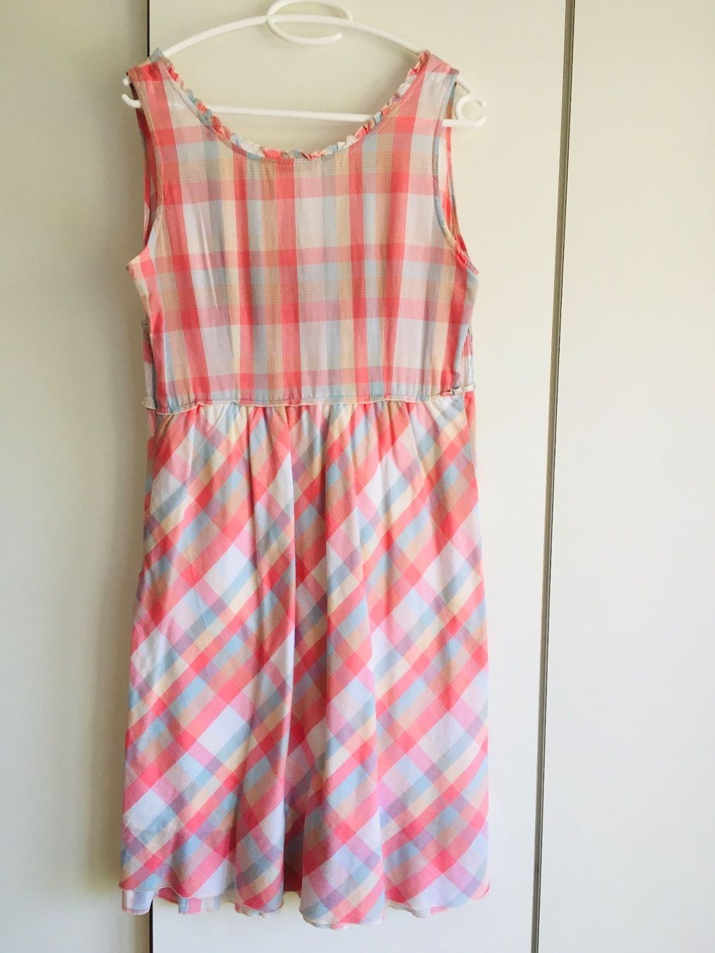Kleider: Wunderschönes ärmelloses Sommerkleid aus Baumwolle – Gebraucht aus Bern von Smile-2707 2