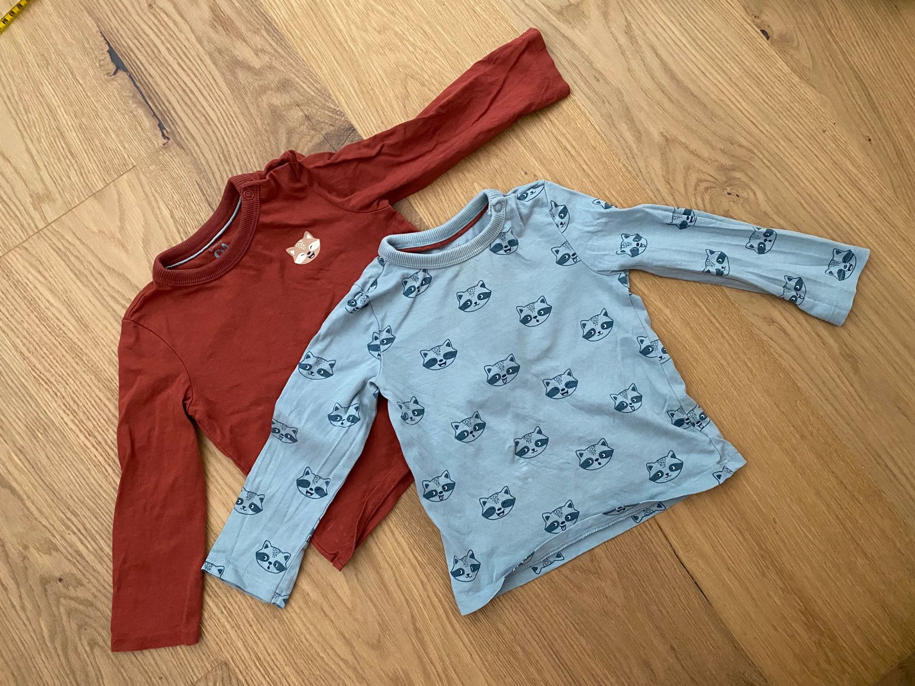 C&A Kleiderpakete & -sets: Set: 2x Langarmshirts C&A Grösse 92 – Gebraucht aus Trachslau von RetoM1982