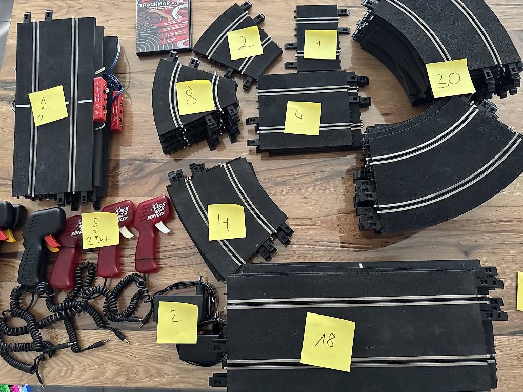 Circuits: NINCO Autorennbahn mit viel Zubehör – D'occasion à Unterentfelden par Mr.Dox 1