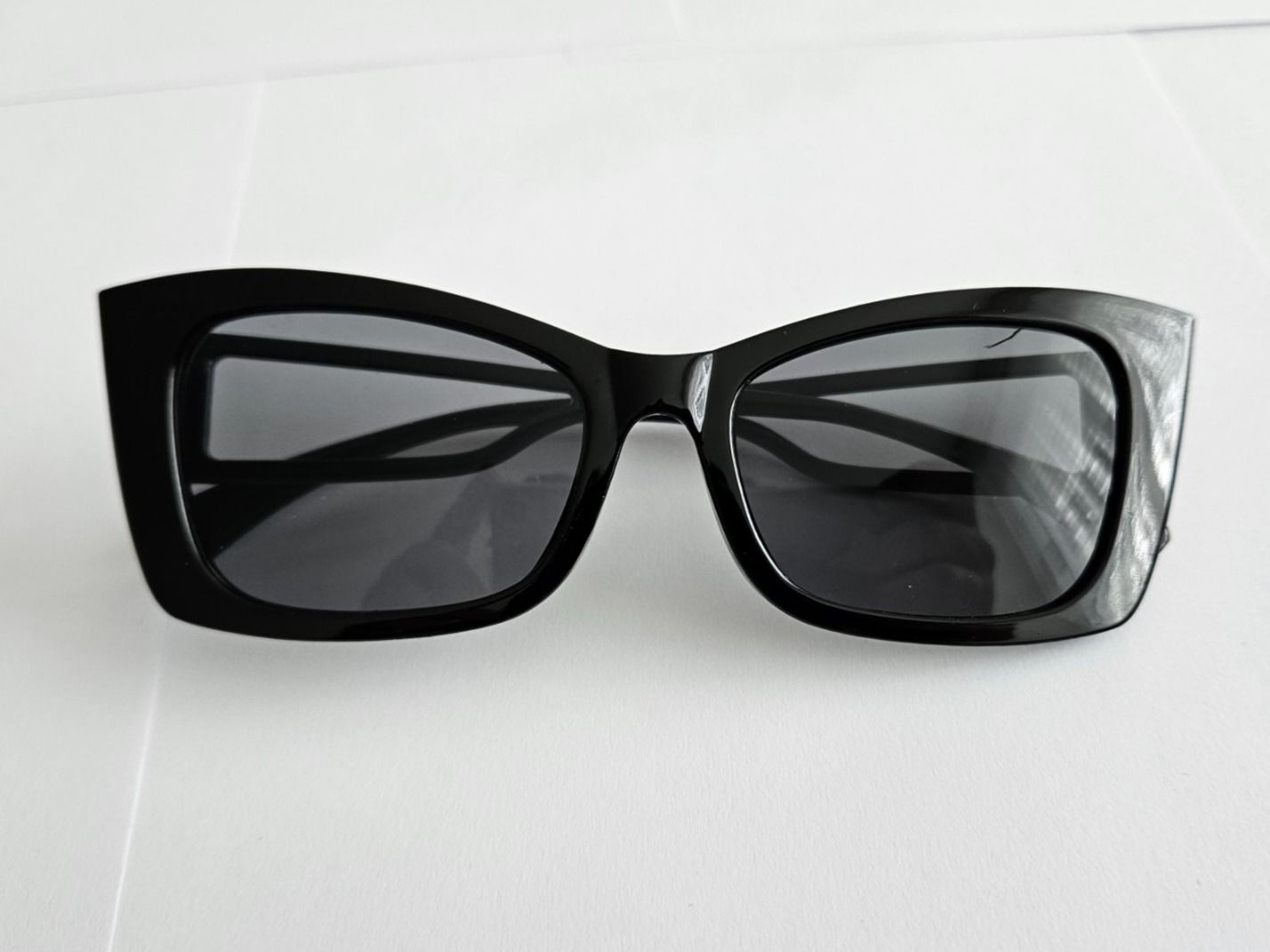 Brillen & Gläser: Elegante Damen Sonnenbrille – Neu und originalverpackt aus Kreuzlingen von RahMal 1