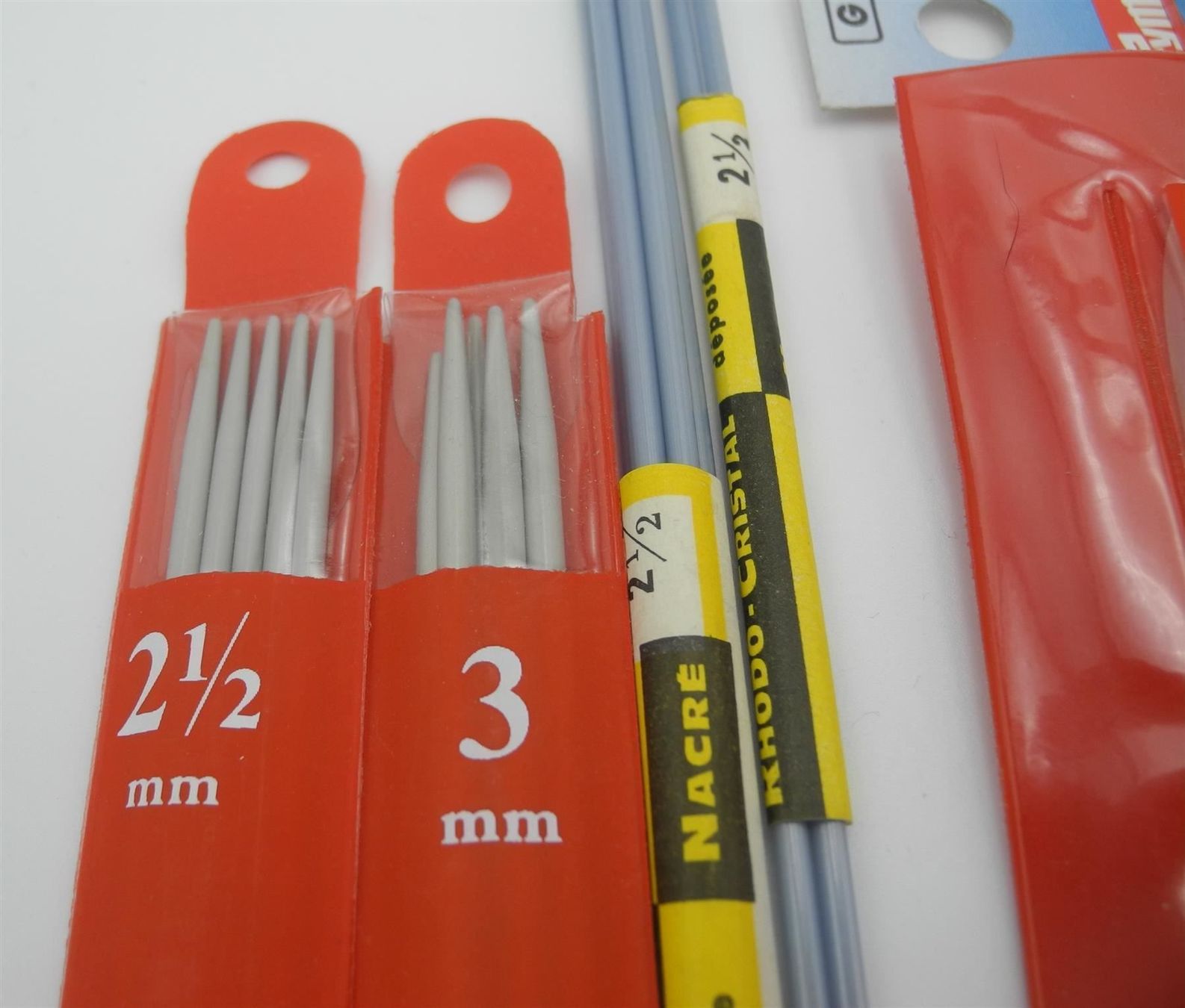 Ferri: 7 Stricknadeln + 2 Häckel, Nr. e29 – Nuovo e nell'imballaggio originale da Kottwil venduto da Crazyrolf 1