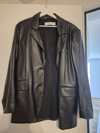 Damen Kunstleder Jackett Bershka Grösse M neuwertig