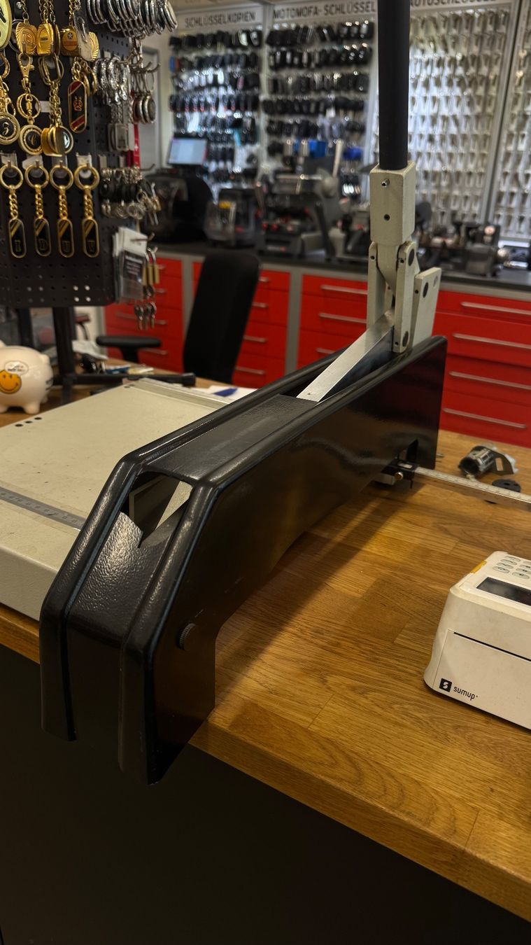 Seghe: Professionelle Schneidemaschine Plastik, Gravograph – Usato da Zürich venduto da Prima.78 1