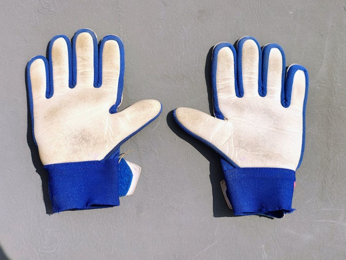 Reusch Kinderhandschuhe: REUSCH Attrakt Solid Torwarthandschuhe – Gebraucht aus Trin von KochGR07 2