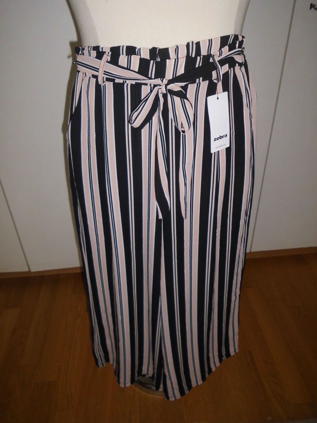 Zebra Hosen: Pantalon  strié noir/rose T. L – Neu (gemäss Beschreibung) aus Marin-Epagnier von Madja