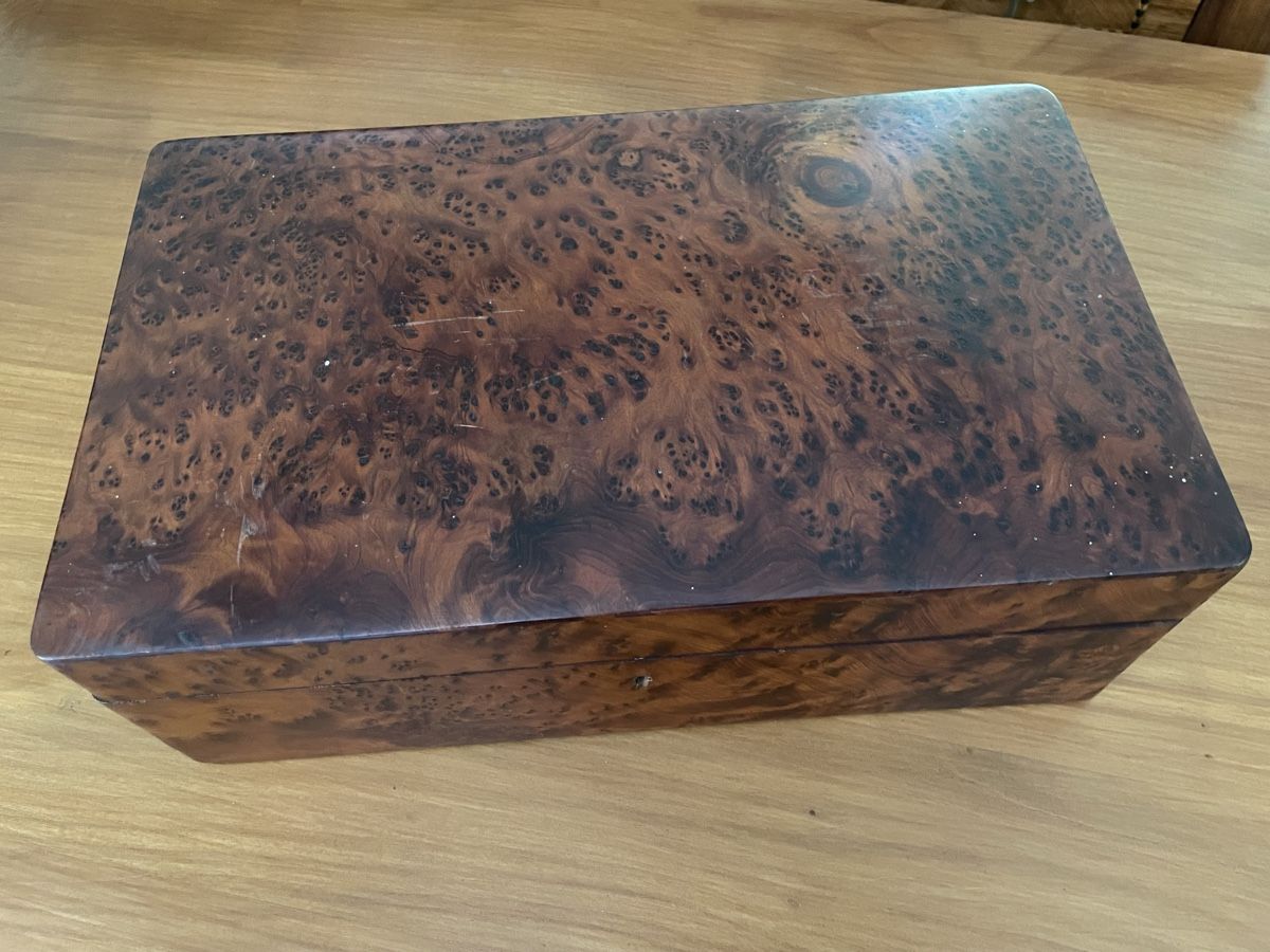 Barattoli: Boîte en bois loupe de noyer – Usato da Lamboing venduto da christopheO