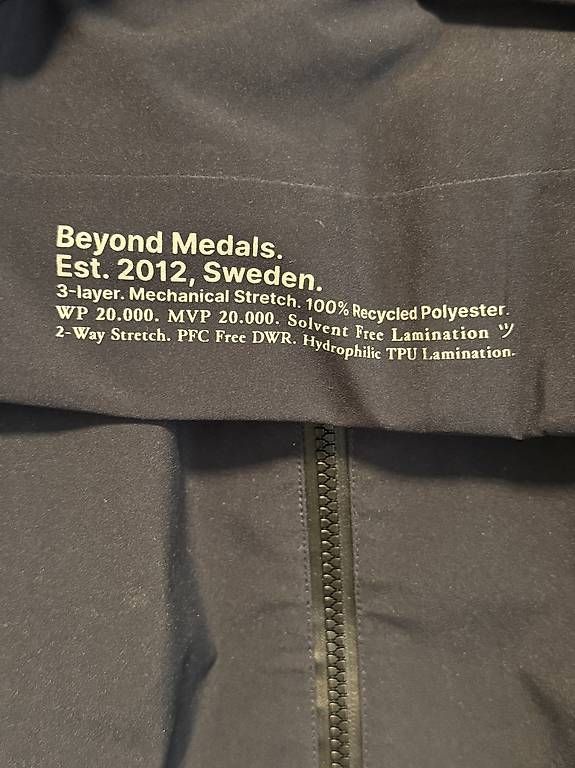 Giacche: Beyond Medals Snowboard Jacke XL – Usato da Luzern venduto da _Luccer 1